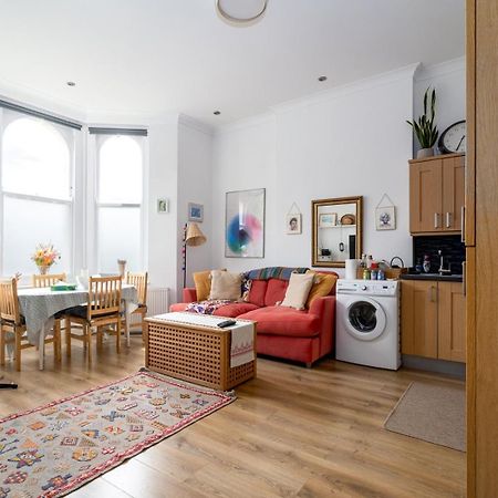 Guestready - Charming Retreat In West Green Londra Camera foto