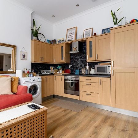 Guestready - Charming Retreat In West Green Londra Camera foto
